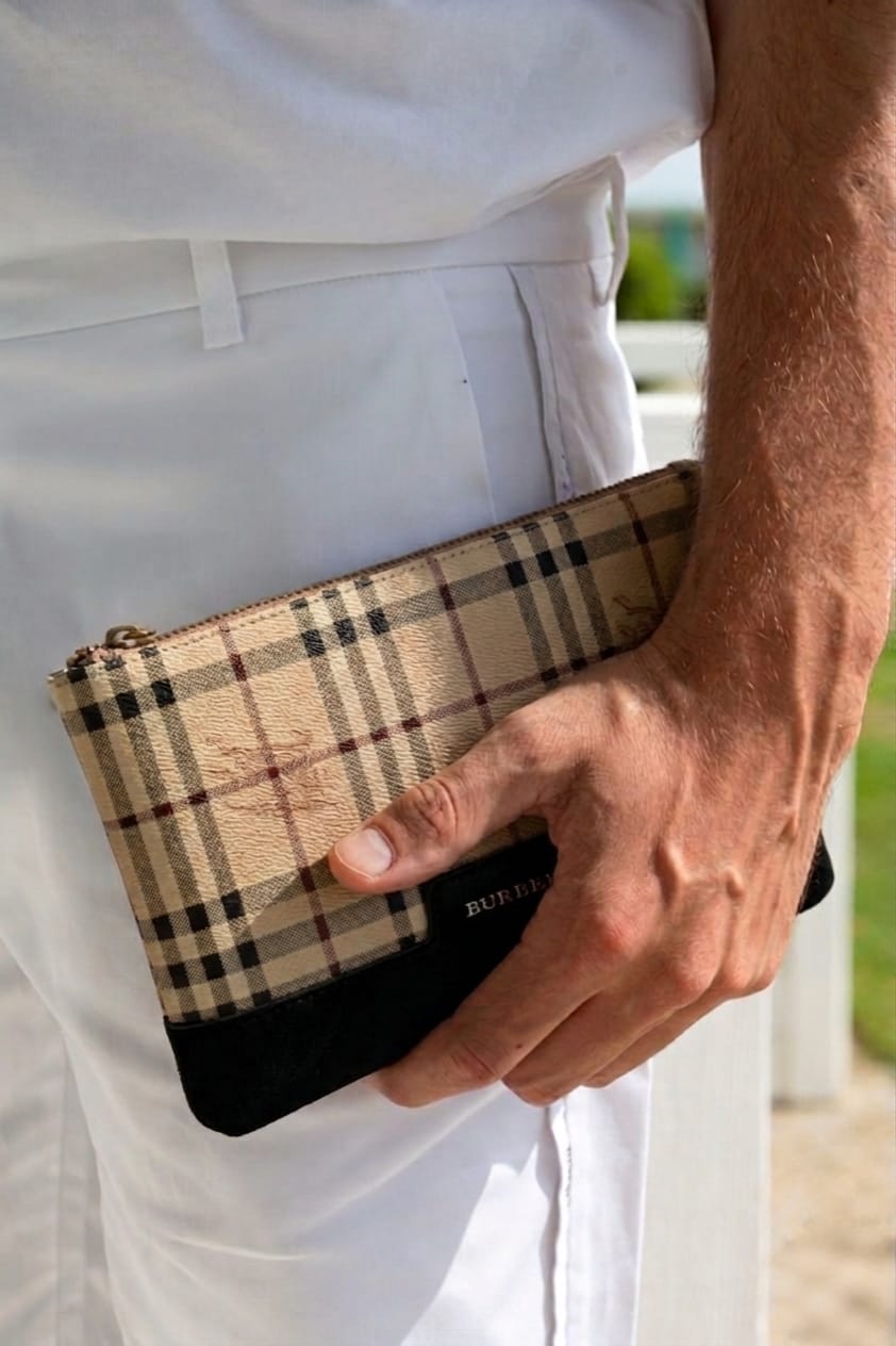 Classic Ebene Checkered Zip-Around Pouch – Luxury Unisex Utility Clutch